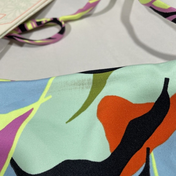 NWT Maaji [ Small ] Kamali Piazza Tie Strap Reversible Bikini Top‎ - Picture 8 of 10